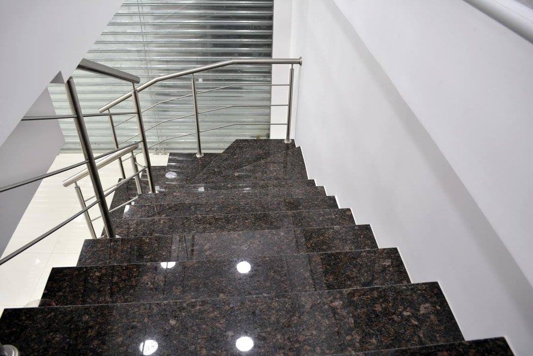 Escaleras y acabados Camisería Él