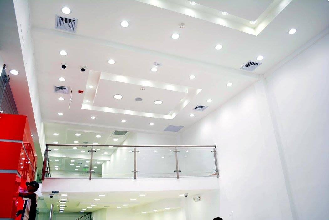 Iluminación interior Camisería Él